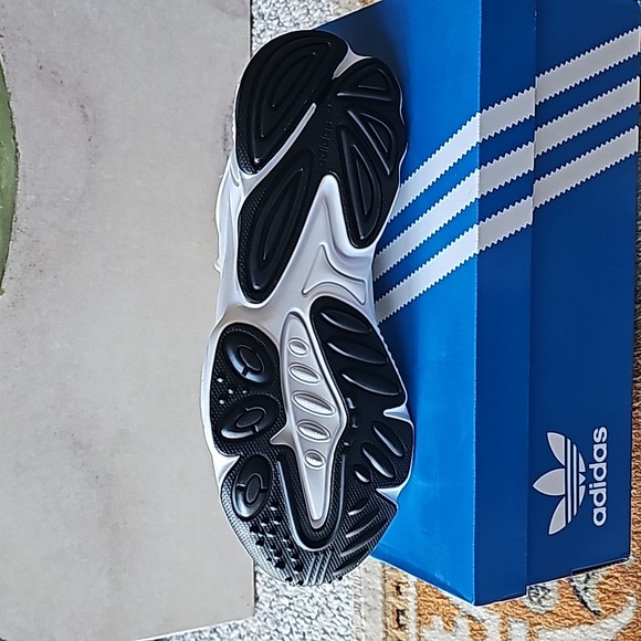Adidas Ozweego - Picture 3 of 4